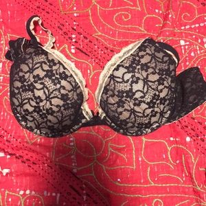 32D black bra